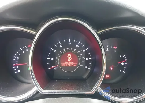 2011 Kia Optima z USA, uszkodzony, nr VIN KNAGNYA74B5055301